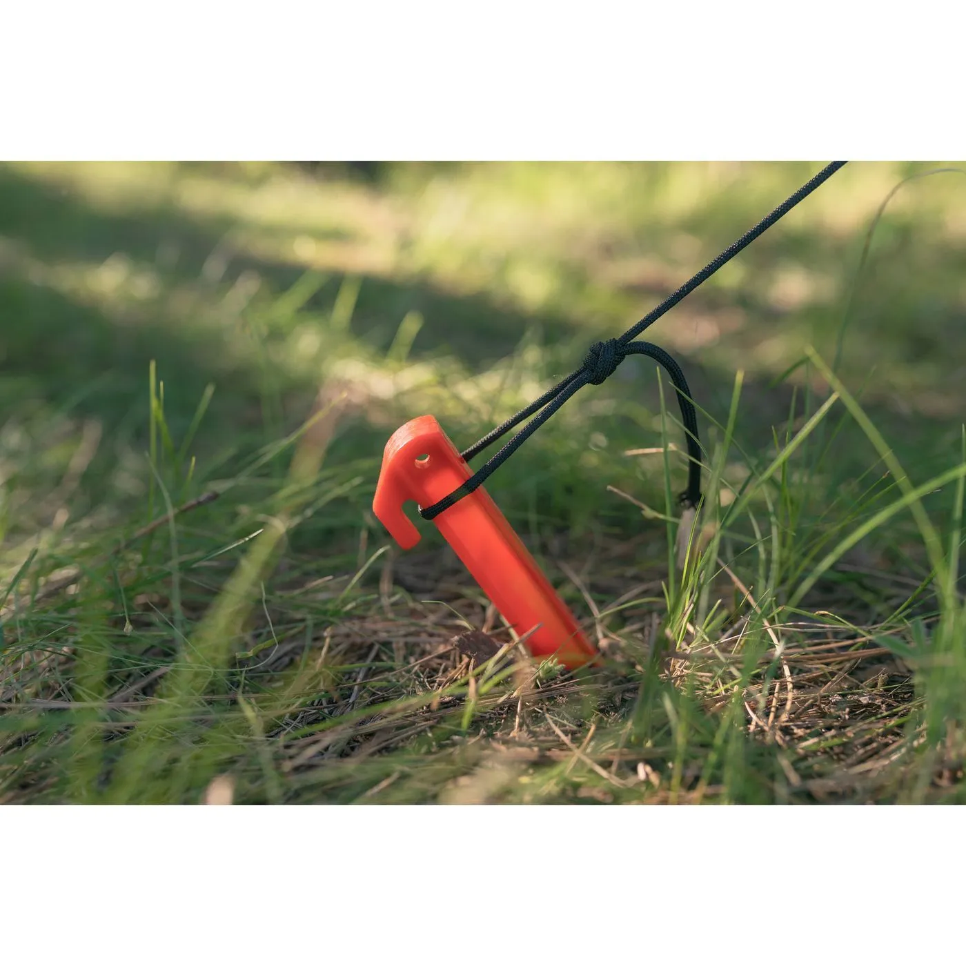 PLASTIC TENT STAKES - 9 IN - 1